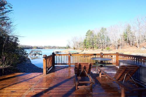 Living the Dream on Lake Blue Ridge
