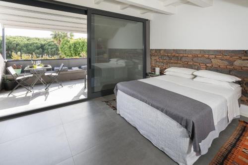  Design apartment with terrace by Wonderful Italy, Unterkunft in Aci Castello