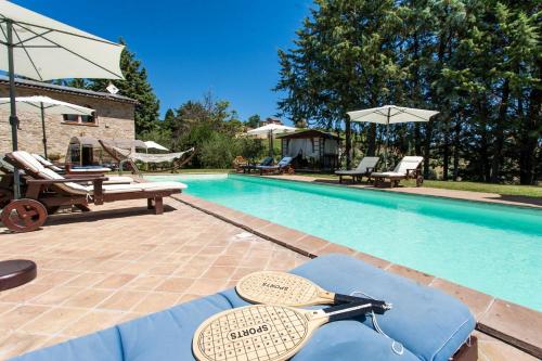 7 bedrooms villa with private pool enclosed garden and wifi at Loc Ramazzano Perugia