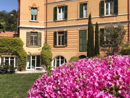  La casa liberty dei cipressi in Maccagno Inferiore