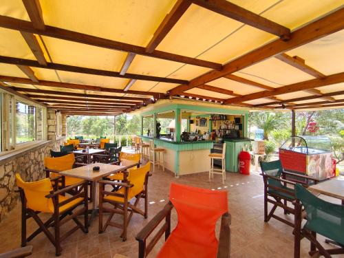 Alex – Pigadia, AZ