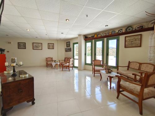Alex – Pigadia, AZ