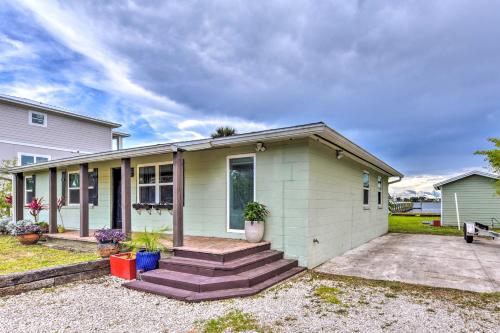 Riverfront Home with Dock and Deck, Pets Welcome! in Jacksonville, USA