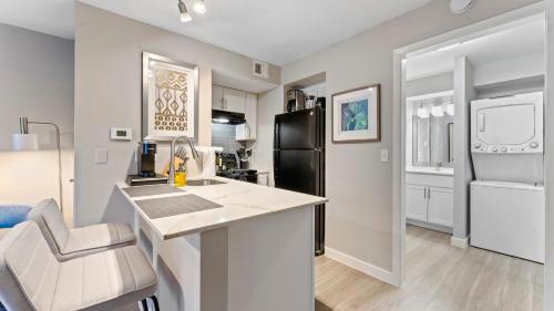 Cozy Efficiency Studios Close to Downtown and Domain Cozy Efficiency Studios Close to Downtown and Domain