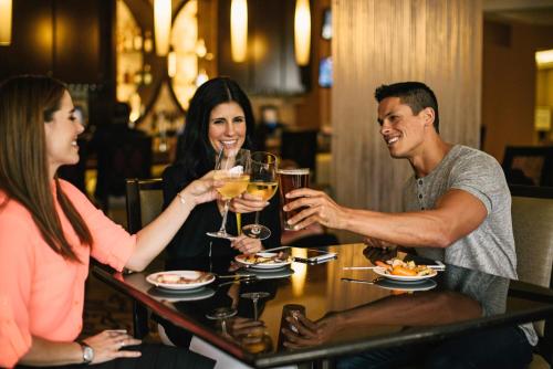 369973365 Rosen Plaza Hotel Orlando Convention Center