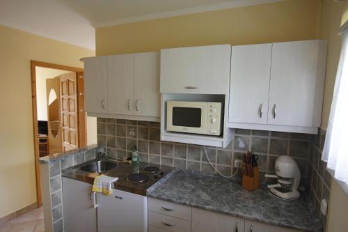 Iekārtas, Beautiful accommodation with garden in Balatonszepezd