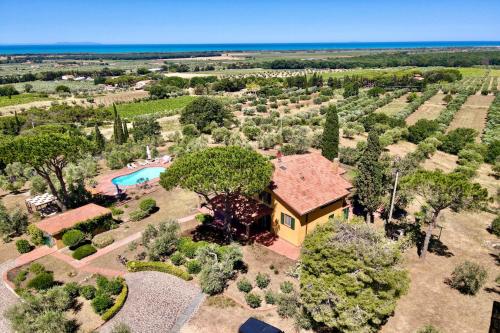  Villa Tramonto - villa con piscina e vista mare in Campiglia Marittima