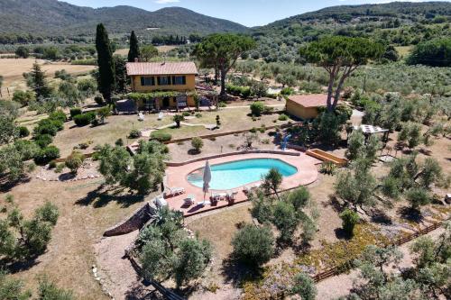  Villa Tramonto - villa con piscina e vista mare in Campiglia Marittima