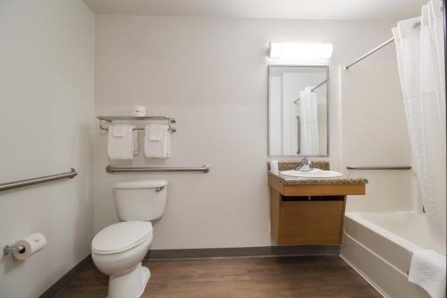 WoodSpring Suites Houston I-45 Airtex - image 10