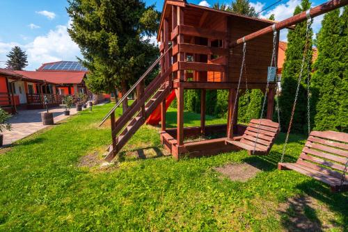 Exterior view, Boglarka Apartmanhaz in Mezokovesd