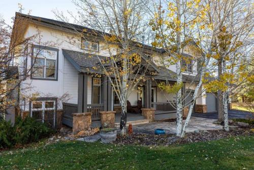 Immaculate 5BD Family Retreat in Edwards, USA