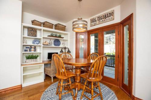 Immaculate 5BD Family Retreat in Edwards, USA