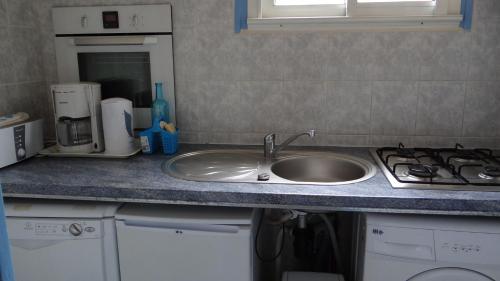 2 bedrooms, 3 beds