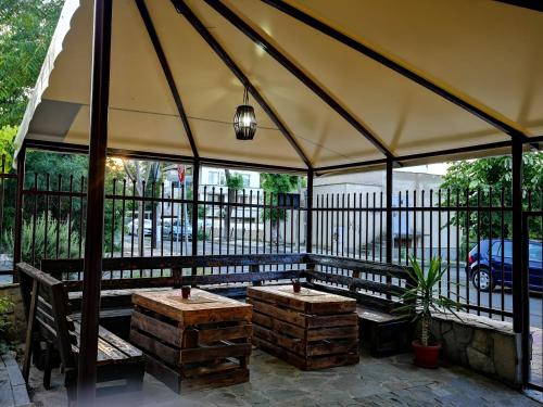 Paunovi Guest House in Primorsko