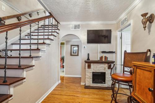 The Old Downtown Historic Grand Prairie House home in Grand Prairie, USA