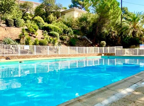 Charme & Calme-TAMARIS- Studio Vue mer - Piscine - Le Petit Olivier sur Mer, La Seyne-sur-Mer (Foto 6)