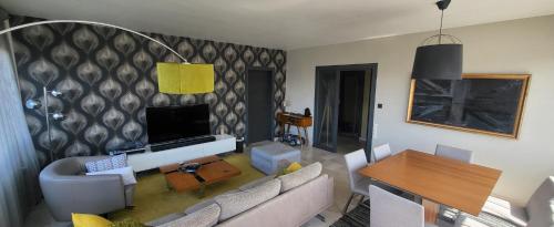 Appartement Lumineux de 90 m2 situé en centre ville 1