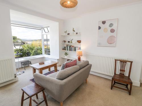 7 Ivy Terrace - image 3