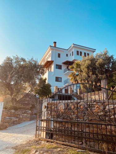 Hotelli välisilme, Sun Touch Pelion Rooms in Koropi