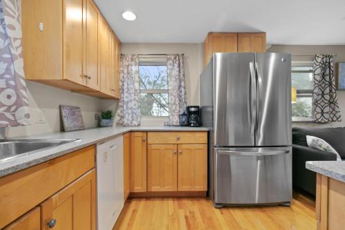 1147 Vine St in Capitol Hill