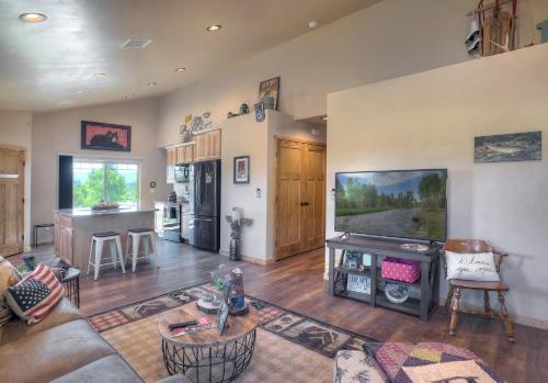 Pine River Cabin 2 BR Bayfield in Bayfield, USA