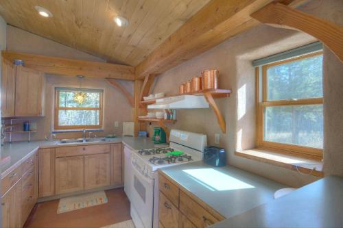 Pine Meadow Cabin 160 Sierra Circle in Vallecito, USA