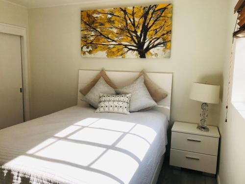 COZY 2 BEDROOM GUESTHOUSE IN BEVERLY HILLS