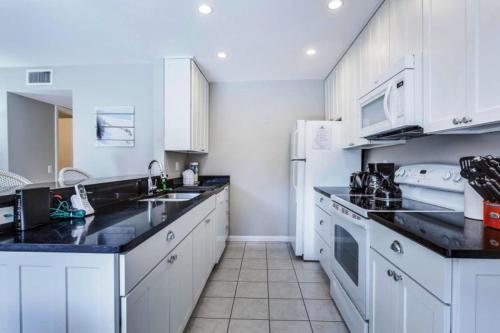 Sanibel Arms D4 - image 6