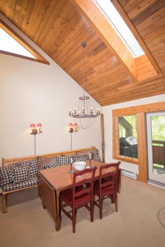 2875 Manns Ranch Road Unit D1 in Vail, USA