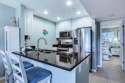Sanibel Arms D6 - image 2
