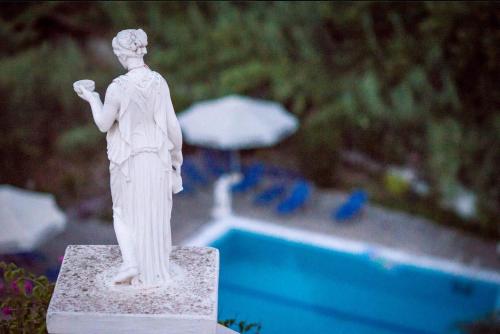 Aphrodite Apartments - image 2