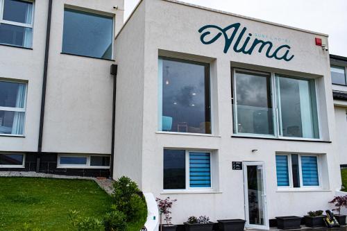 Alima Surf & Hotel in Bareyo