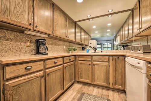Pagosa Springs Townhome about 4 Miles to Hot Springs! in Pagosa Springs, USA