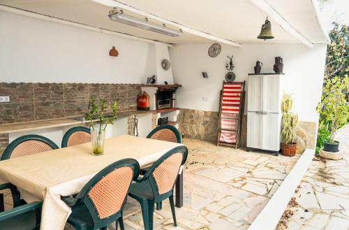 Facilities, JB - Monte Joao Moleiro With Shared Pull in Arretorta