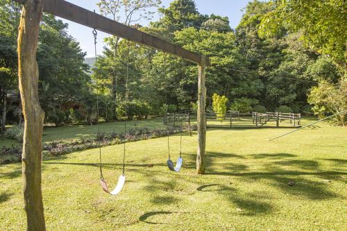 สนามเด็กเล่น, Beautiful 2 Bedroom Villa with Private Nature Reserve - Friendship House in อเร็นนอล