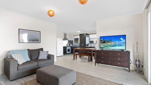 Iekārtas, Shore Thing - Spacious Retreat for 15 Guests in Lake Tyers Beach