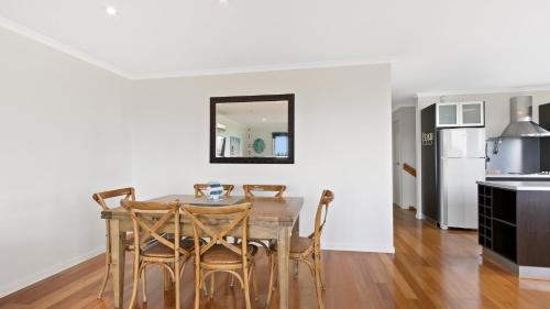 Iekārtas, Shore Thing - Spacious Retreat for 15 Guests in Lake Tyers Beach