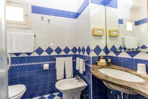 Classic Double or Twin Room image 7