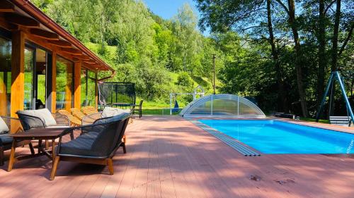 Úszómedence, Chalupa u Bohumila in Svitavy