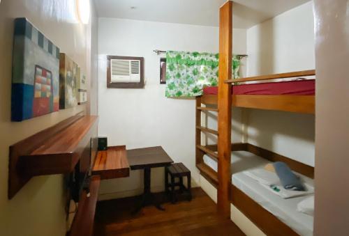 RedDoorz @ Sukitel Budget Hotel Nasugbu in นาซุกบู