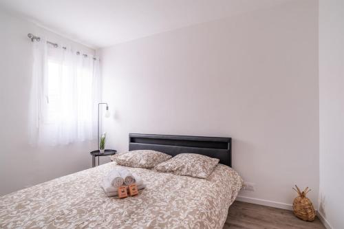 Sublime 71m Downtown And Near The Beach ! - Tap to explore photos