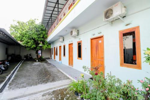 Wisma Lee A Lee, Cebongan