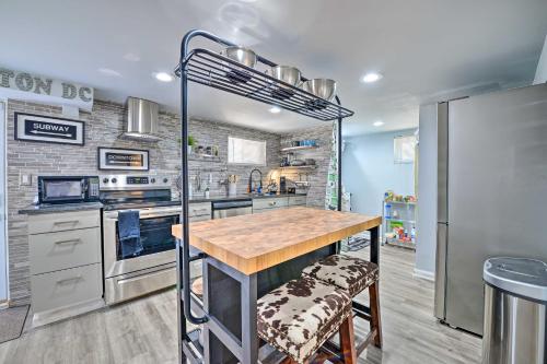 B&B Washington - Stylish DC Studio about 5 Mi to National Mall! - Bed and Breakfast Washington