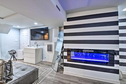Stylish DC Studio about 5 Mi to National Mall! thumb 2