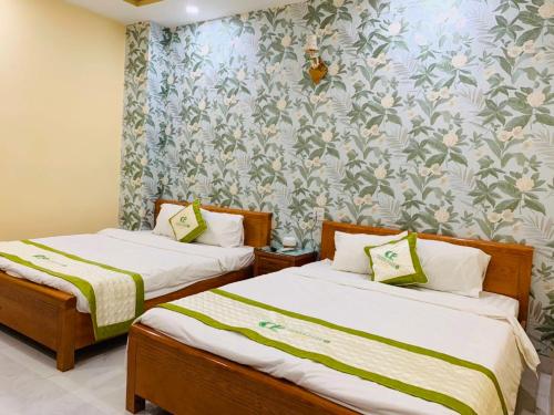 Deluxe Quadruple Room image 8