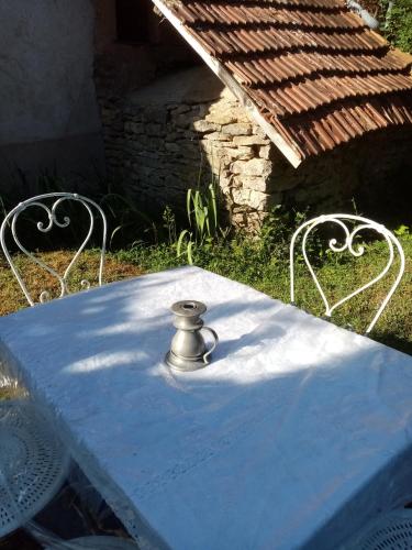 Dārzs, Le Porteau Enchanteur in Sarzay