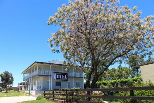 Harden Country Motel