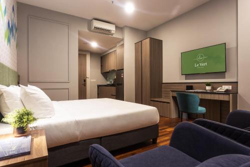 Deluxe Room Plus image 5