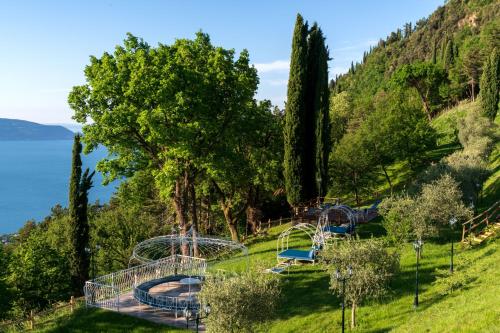 370185606 Boutique Hotel Villa Sostaga