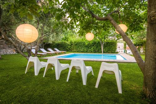 Holiday Home Radic, heated pool united with nature